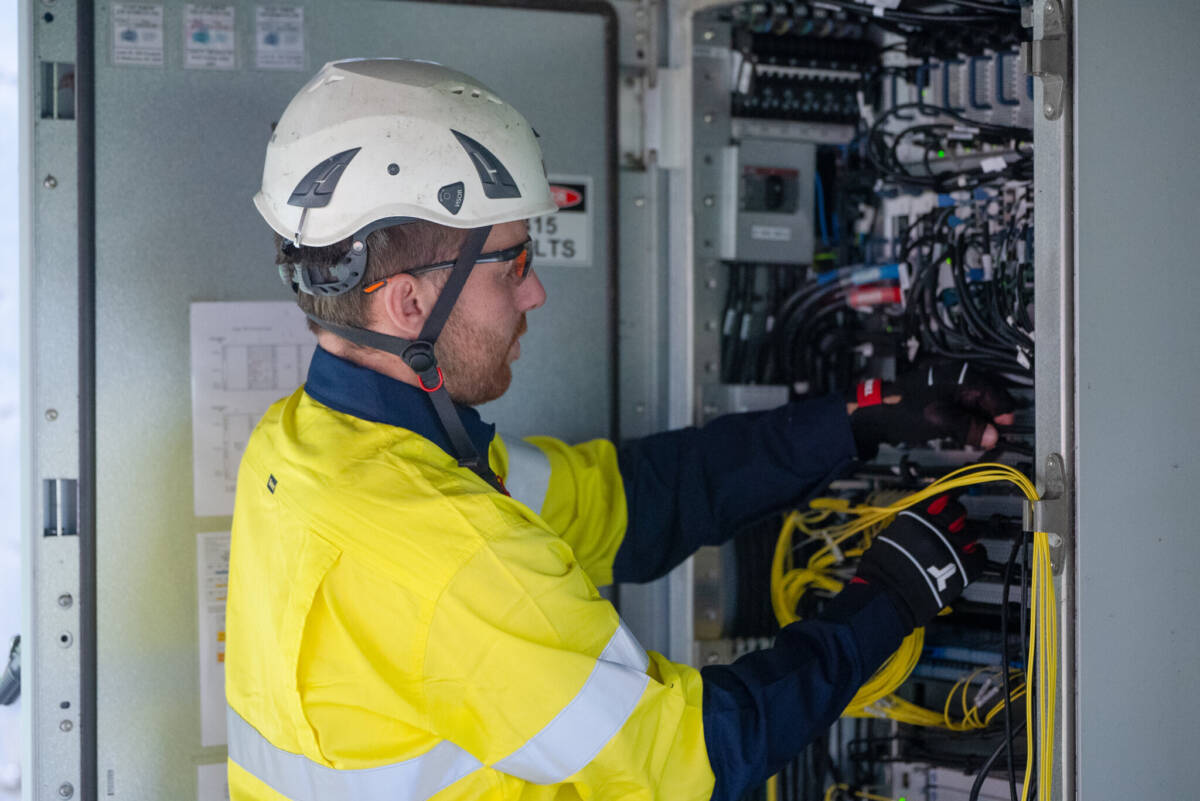 Live low voltage panel